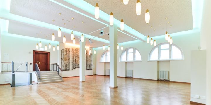 Blick aus der Max-Reger-Halle in den Hermann-Schaeffer-Saal