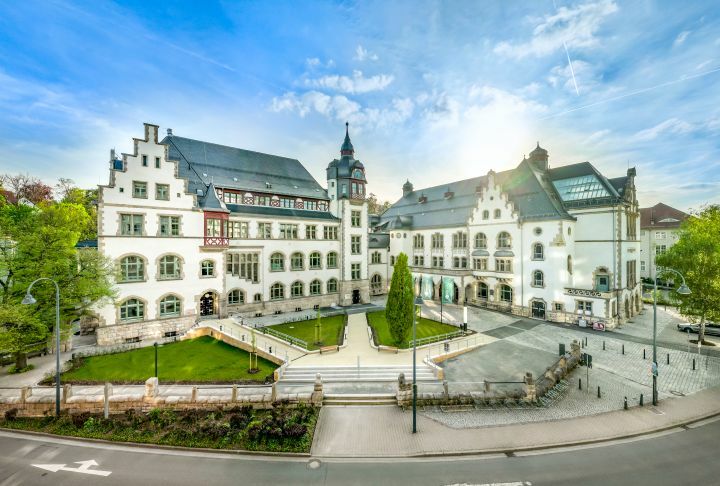 Das sanierte Volkshaus Jena von außen